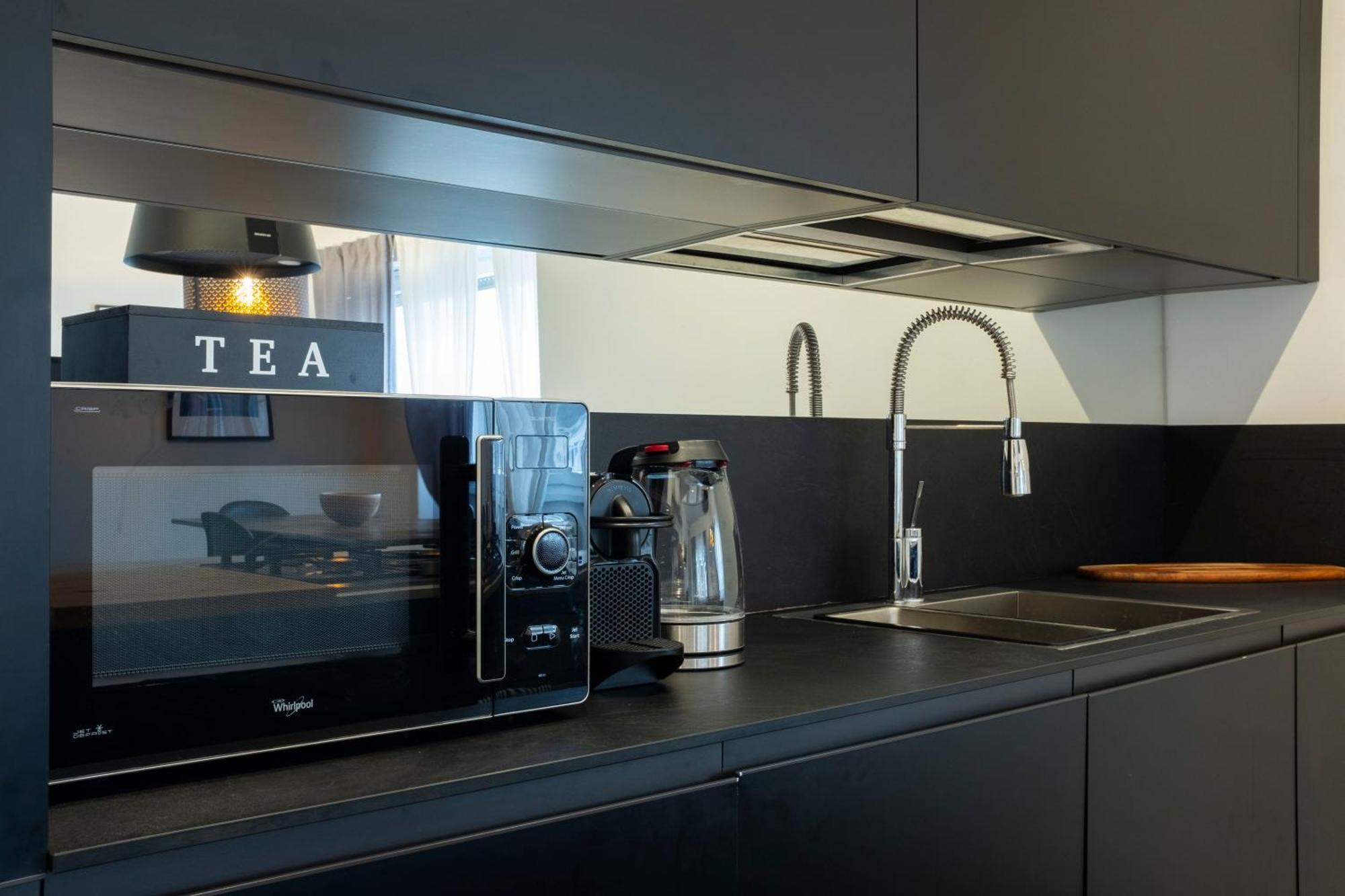 From Ostia Beach To Rome & Airport In A Heartbeat! Exterior photo